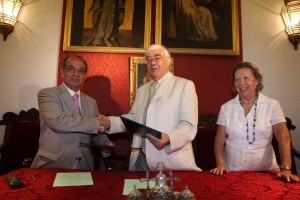 Firma convenio UNIA-Real Academia Sevillana Buenas Letras